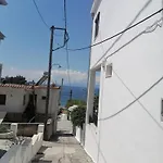 Lilian Front 3 Skopelos * Panormos (Skopelos)
