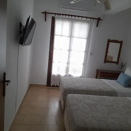 Lilian Front 3 Skopelos Apartment Panormos (Skopelos)