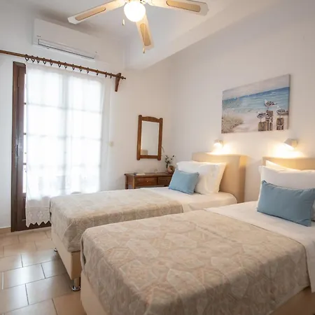 Lilian Front 3 Skopelos Apartment *