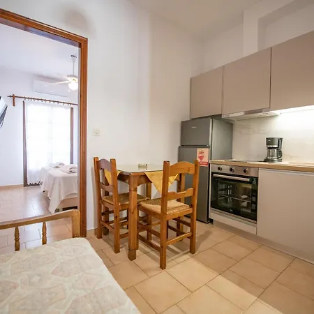 Lilian Front 3 Skopelos Panormos (Skopelos)