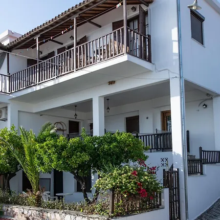 Lilian Front 3 Skopelos Apartamento